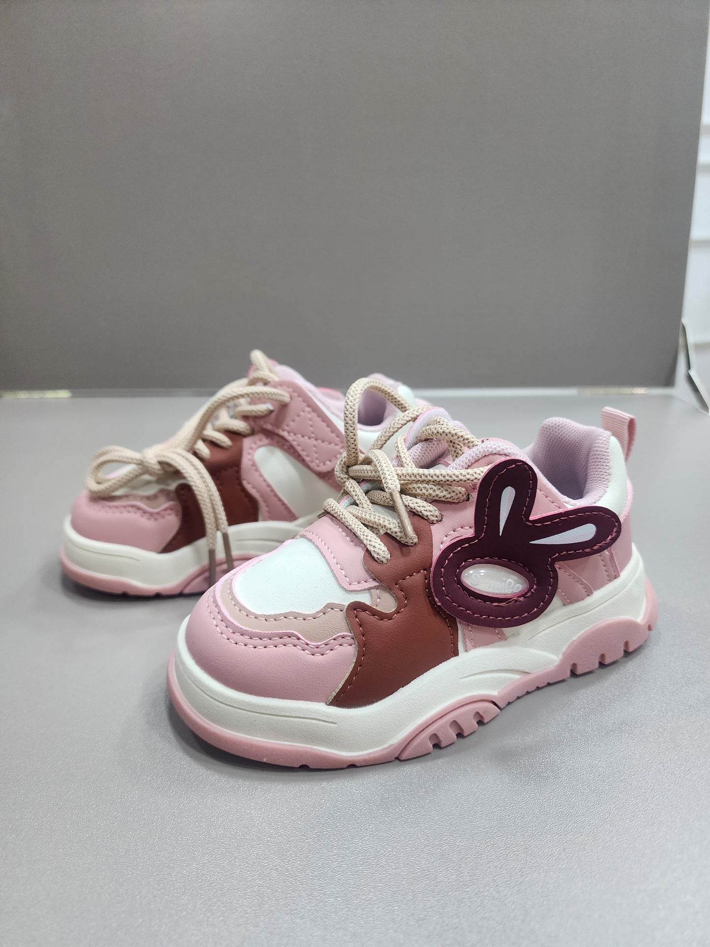 Sneakers for ur girl ( Runs small pls pick a size higher