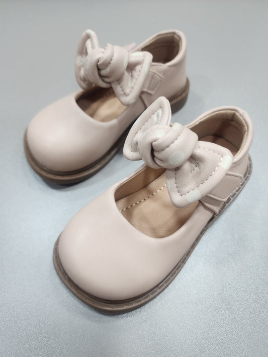 Baby shoes (Runs small)