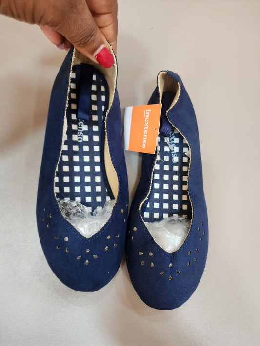 Stock flat shoes