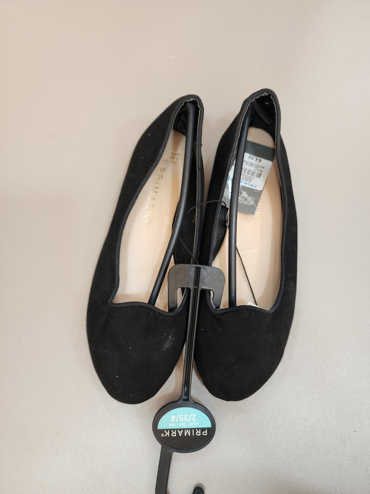 Stock flat shoes