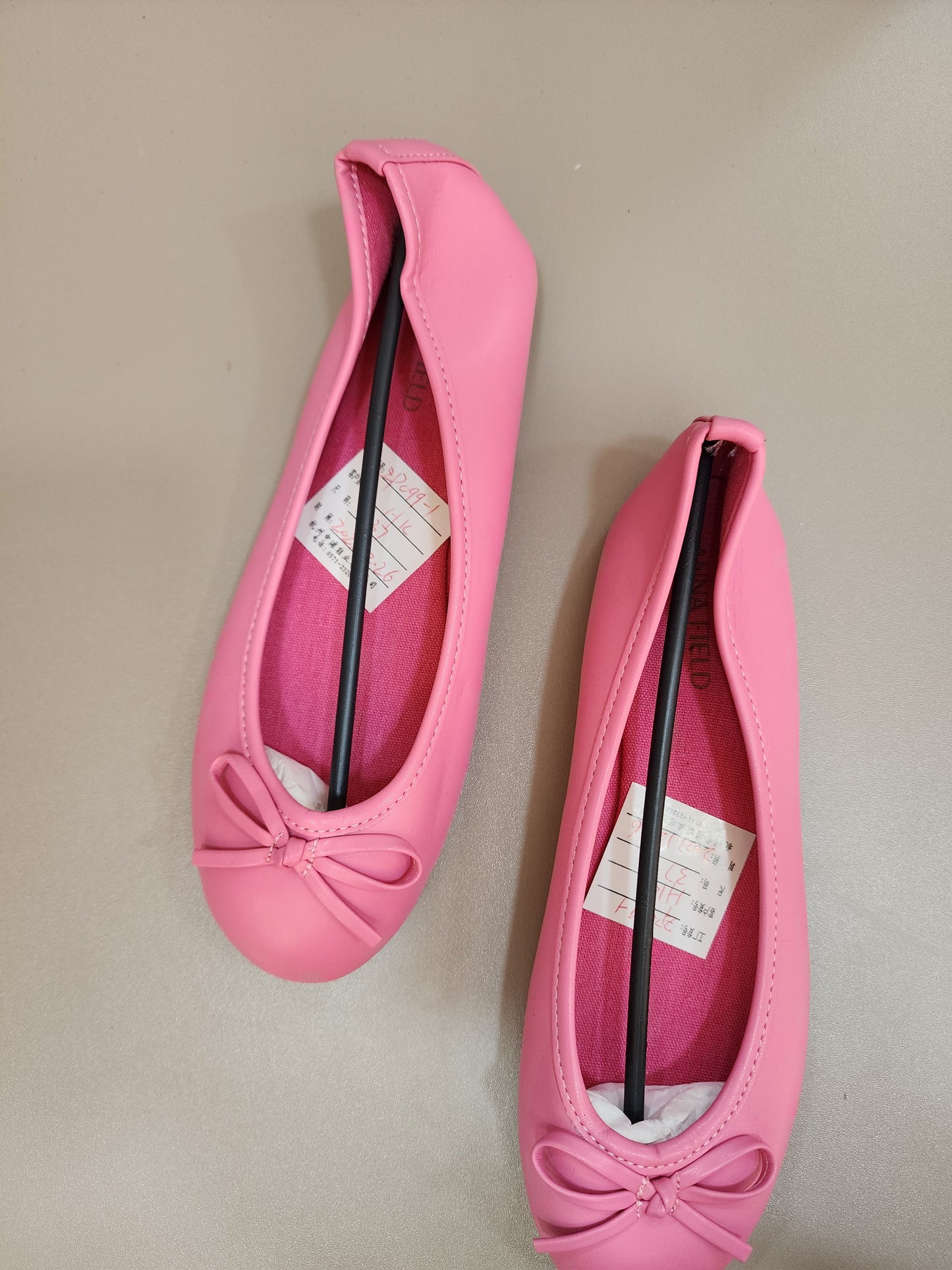 Stock flat shoes