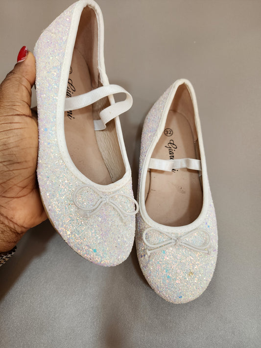 Stock flat shoes(shiny white)