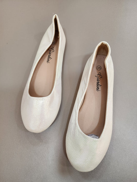 Stock flat shoes(white shiny)