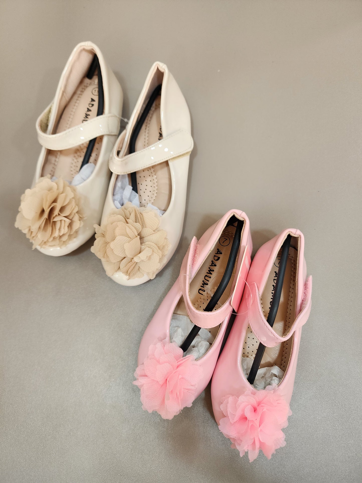 Stock flat shoes