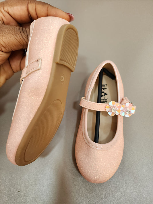 Stock flat shoes