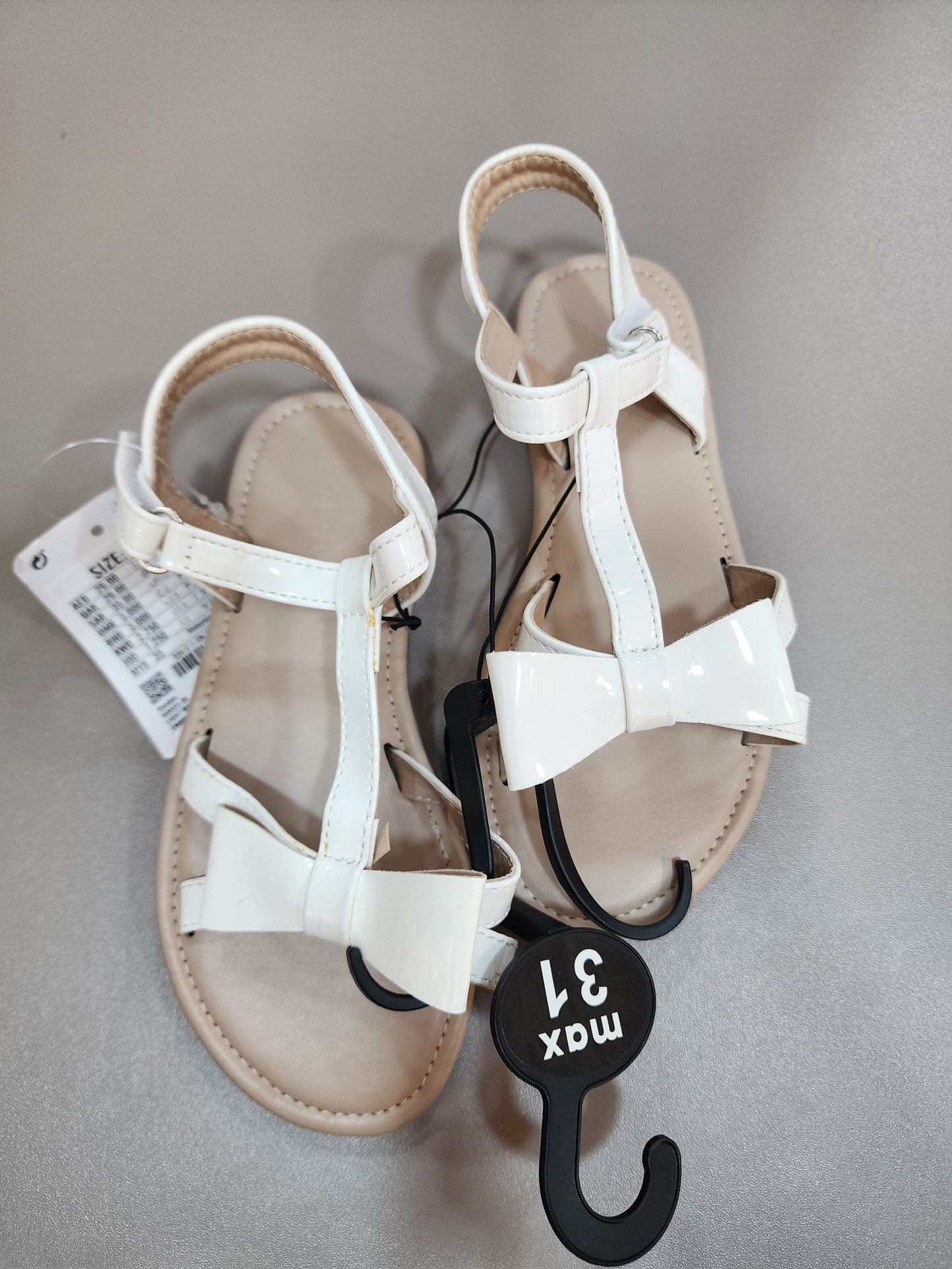 Stock flat sandal