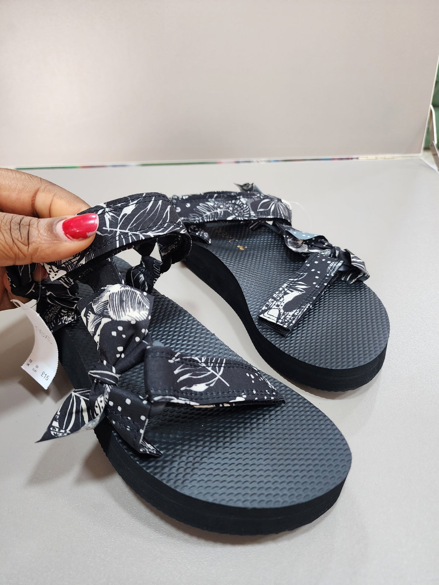 Girls sandal