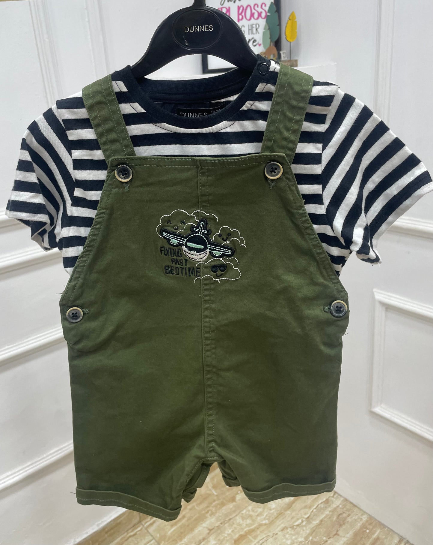 Boys Dungaree set for baby boy ❤️❤️
Pick next size for a better fit