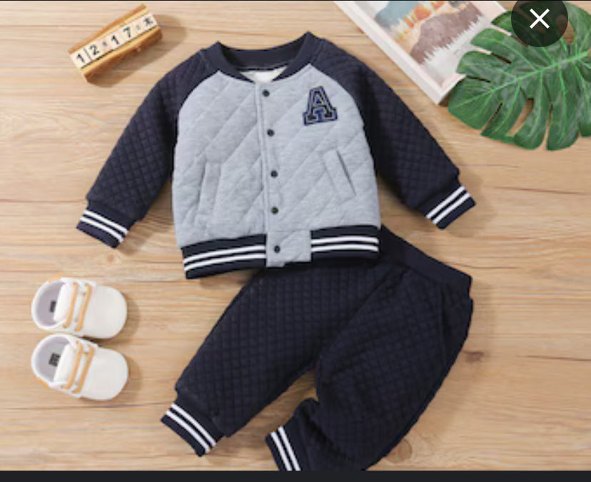 Boys 2 piece set(Pick Next Size)❤️