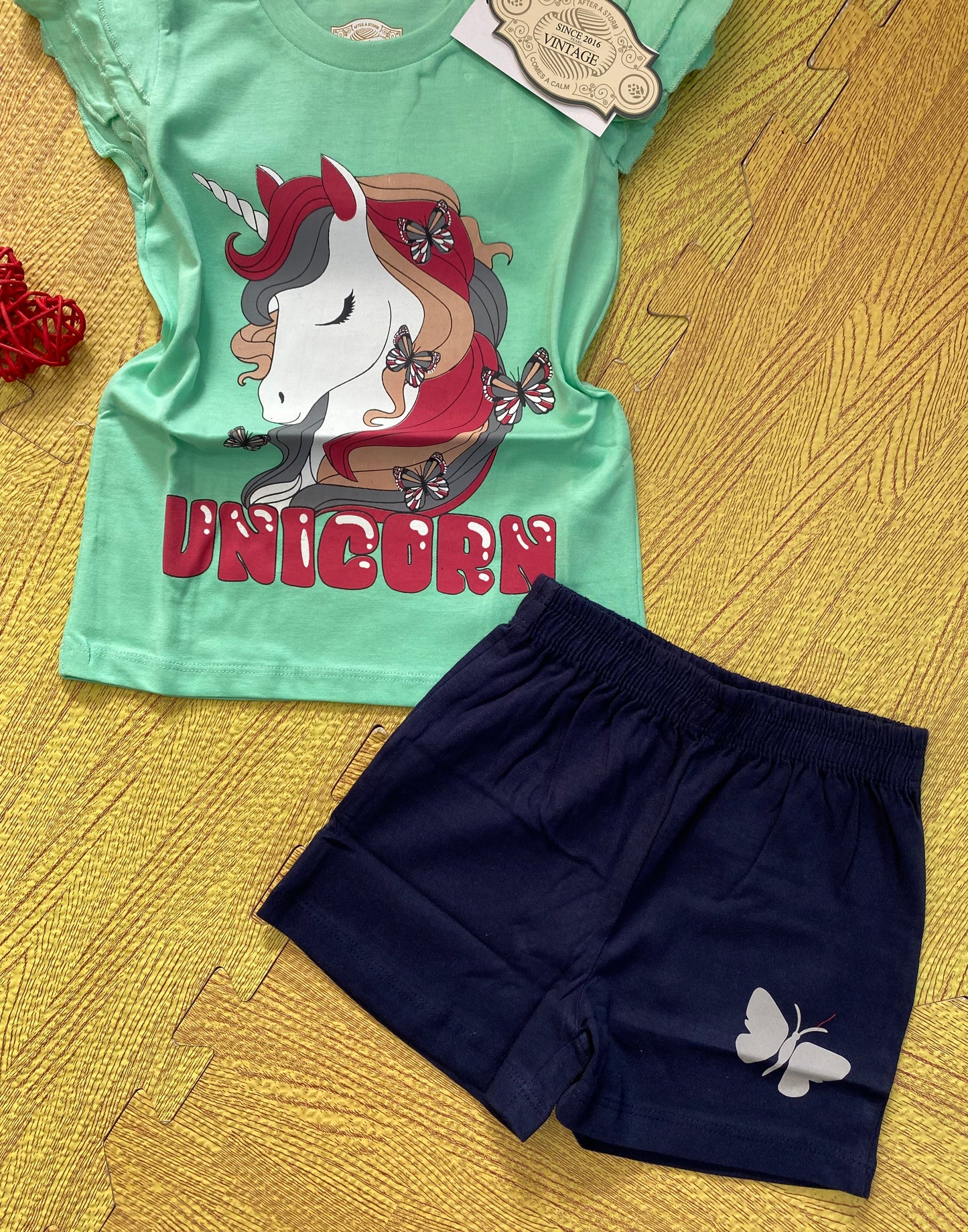 Girls 2 piece set ( pearl vintage)