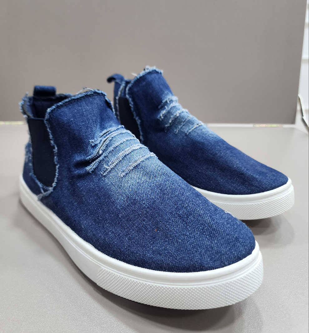 Stock Jean sneakers