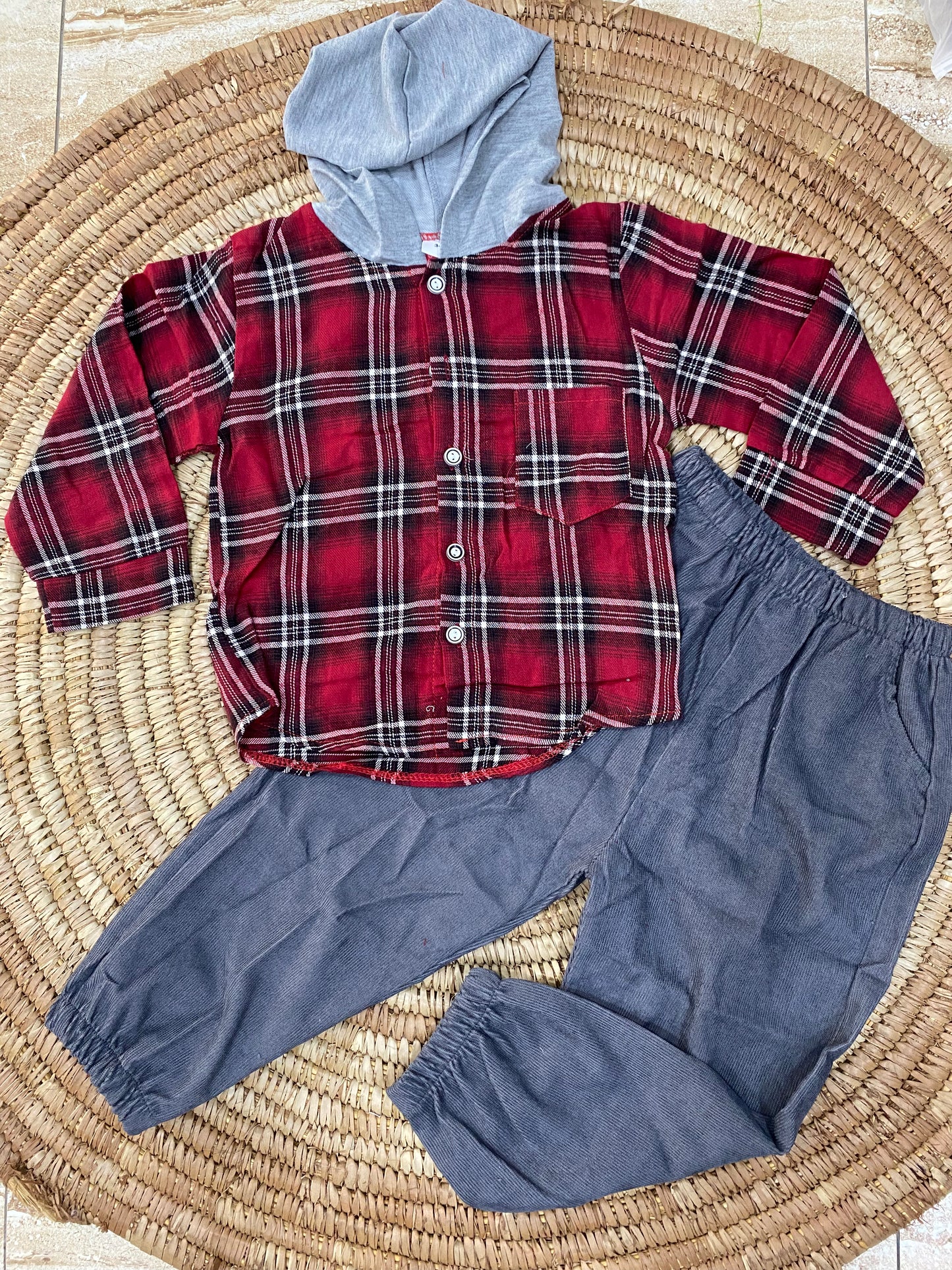 Boys 2 piece set(Pick Next Size)❤️