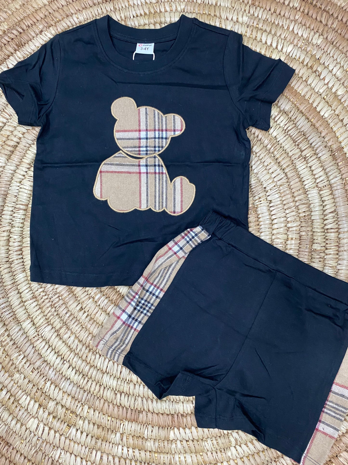 Boys 2 piece set(Pick Next Size)❤️