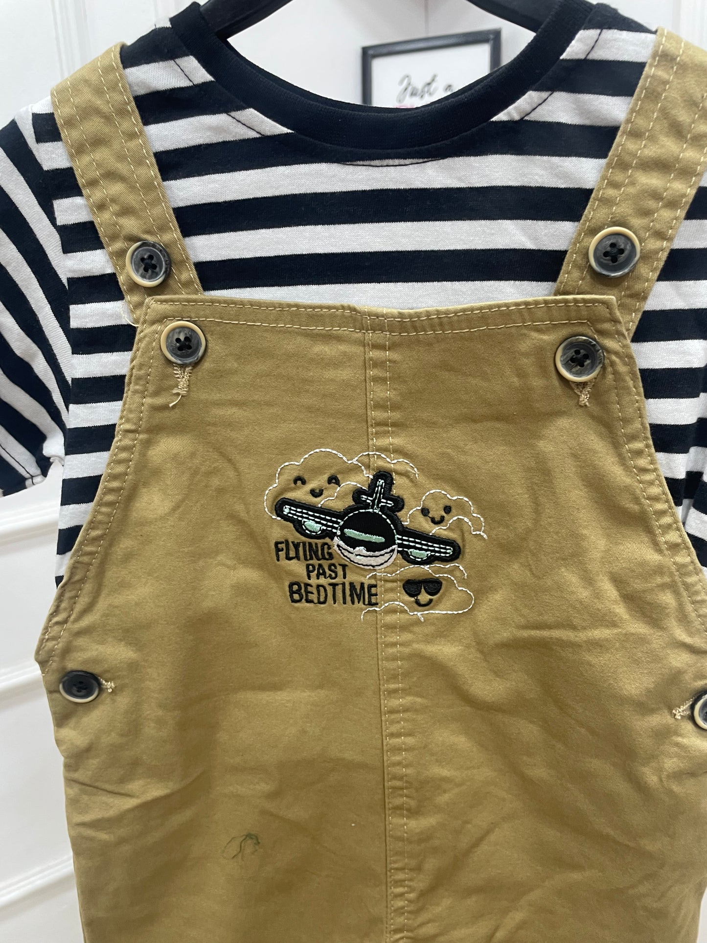 Boys Dungaree set for baby boy ❤️❤️

Pick next size for a better fit