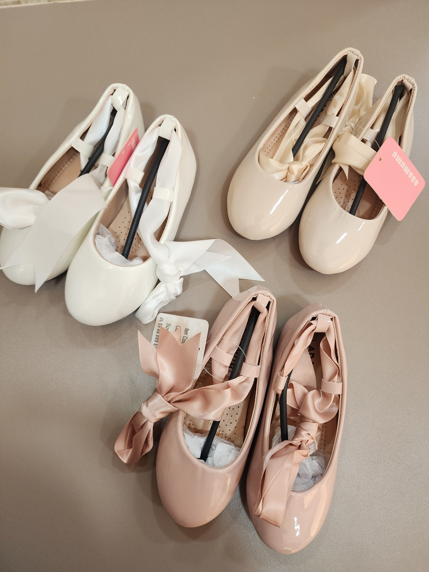 Stock flat shoes