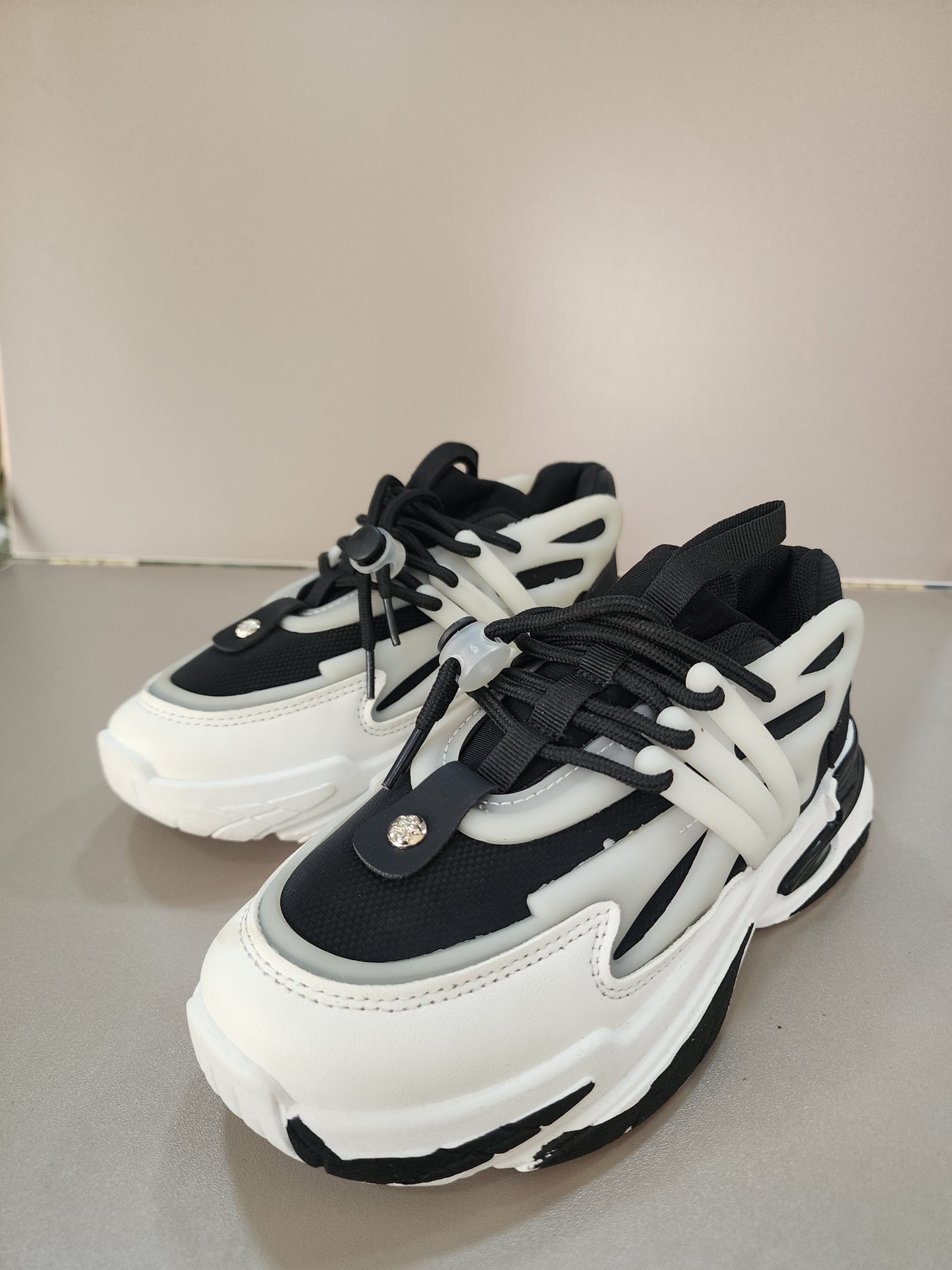 Unisex sneakers